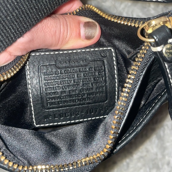 Like new coach everyday small purse - Picture 7 of 7